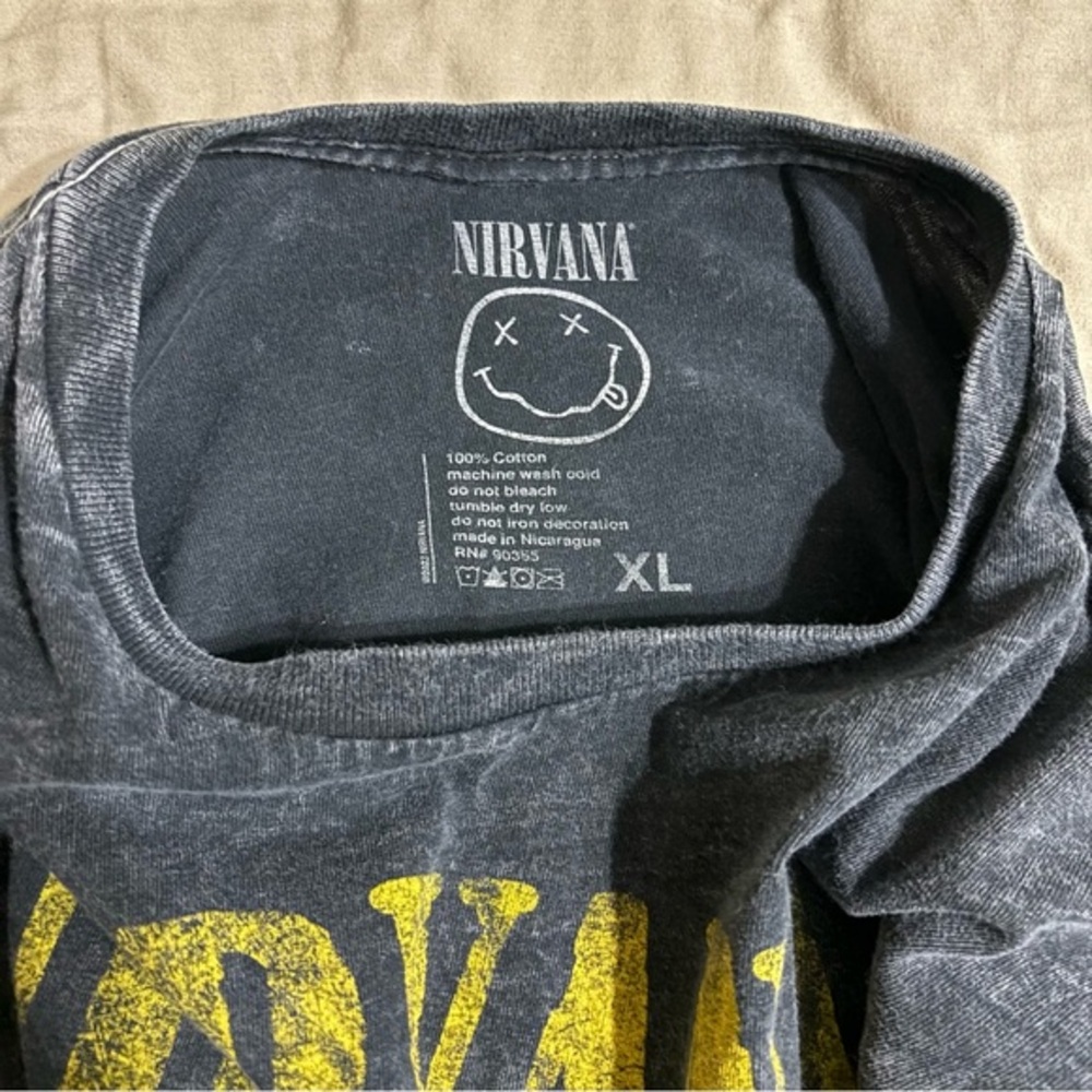 Nirvana Smiley Face Black Washed Graphic Short Sleeve T Shirt Wms L Mens XL - Picture 3 of 5